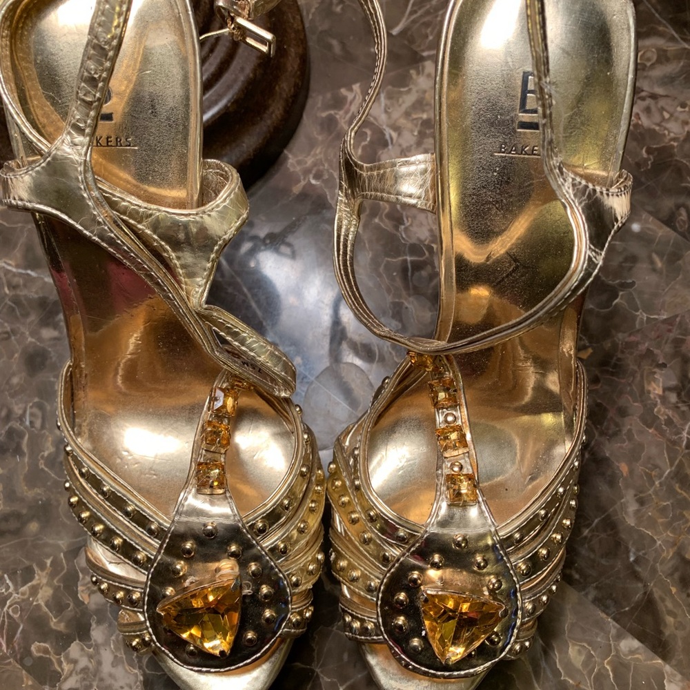 Heels - Picture 3 of 5